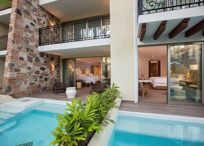 Krystal Grand Puerto Vallarta (Adults Only)