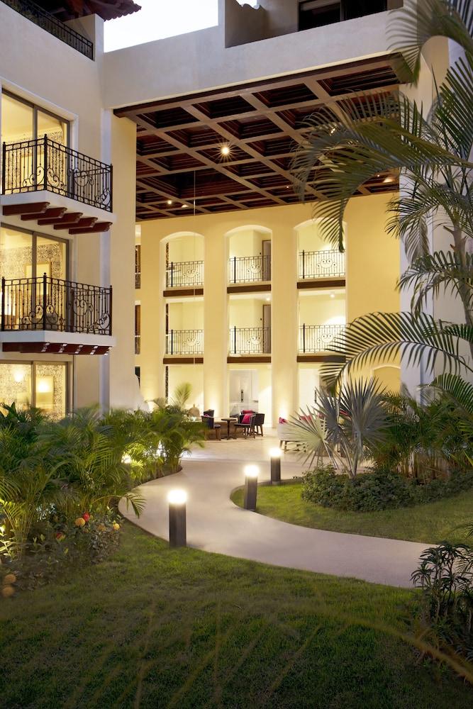 Krystal Grand (adults Only) Hotel Puerto Vallarta